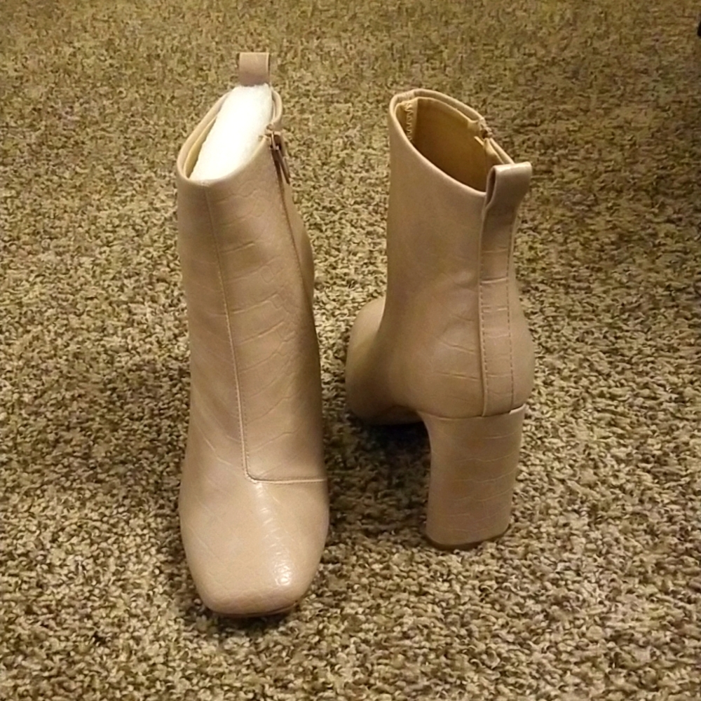 Tan ankle boots size 7
